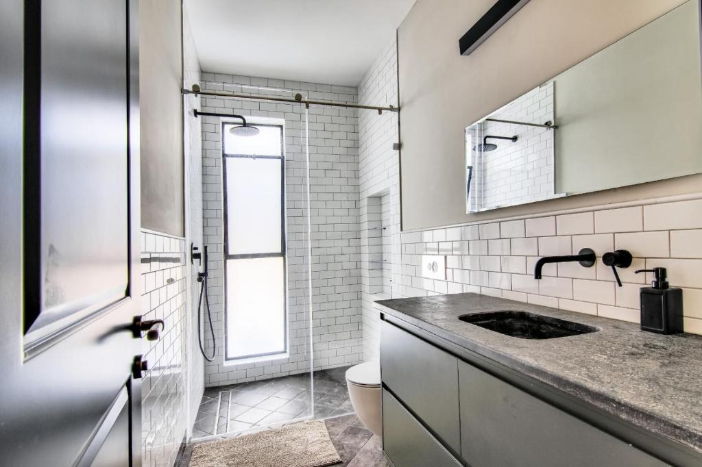 Zohara boutiqe suite 6