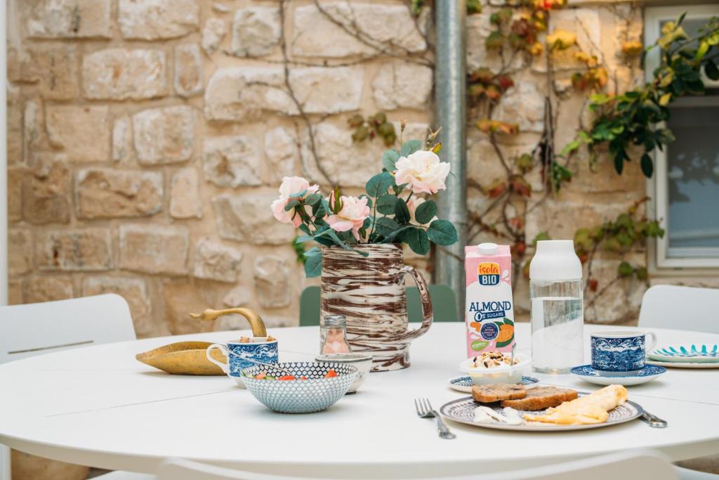 אזמרה 5