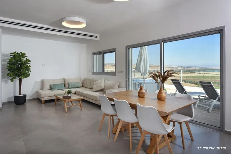 בראשית כנרת 10